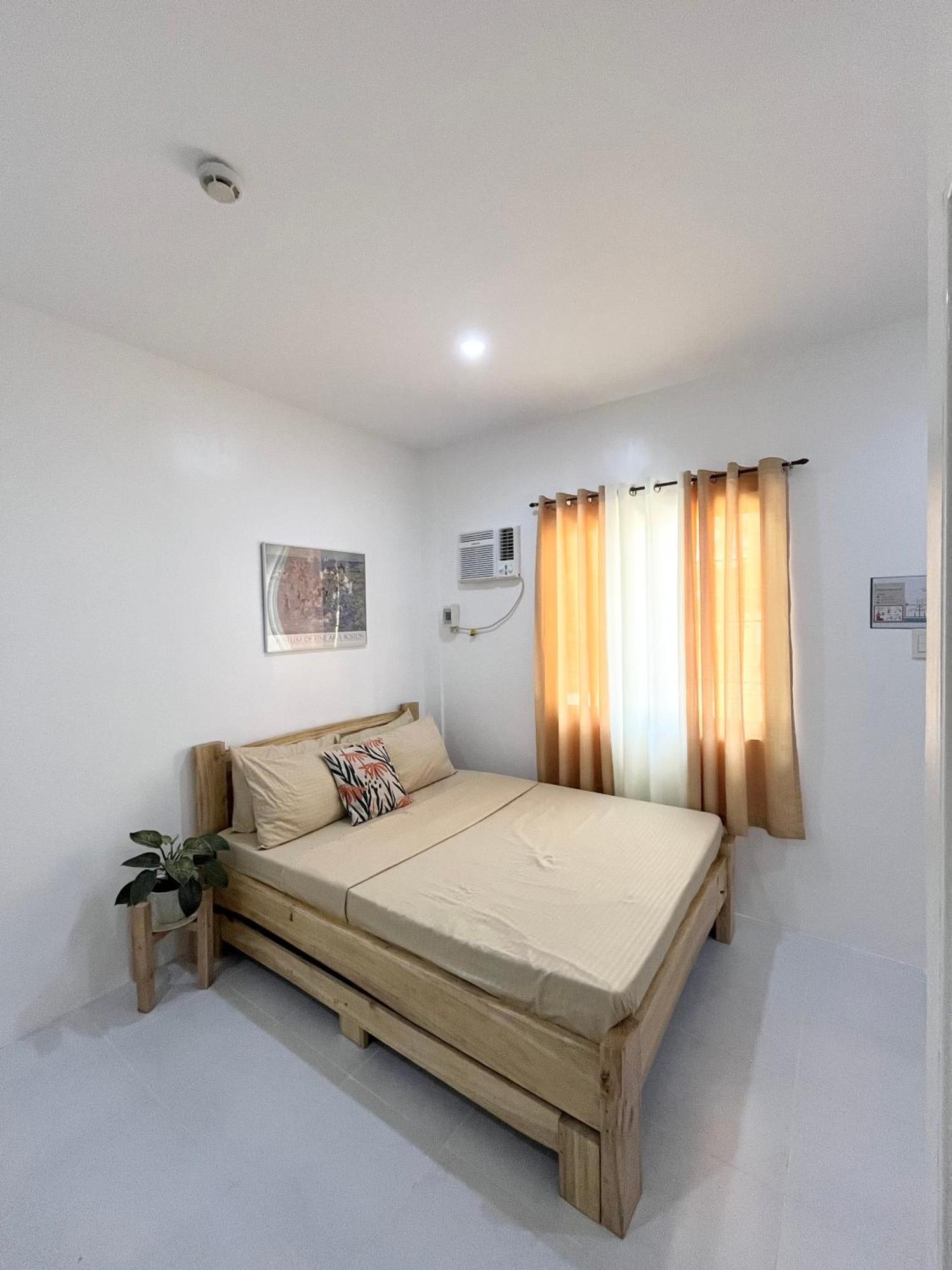 Sunnydale Apartelle -Room Accommodation Near Calatagan Beach Resorts Батангас Экстерьер фото