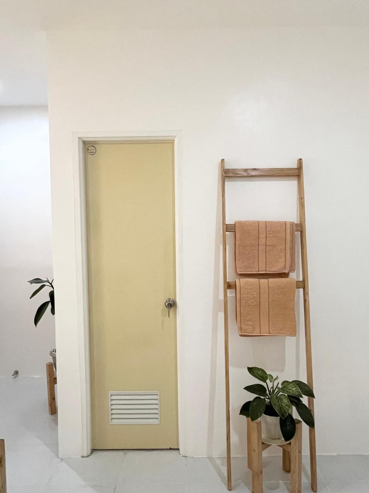Sunnydale Apartelle -Room Accommodation Near Calatagan Beach Resorts Батангас Экстерьер фото