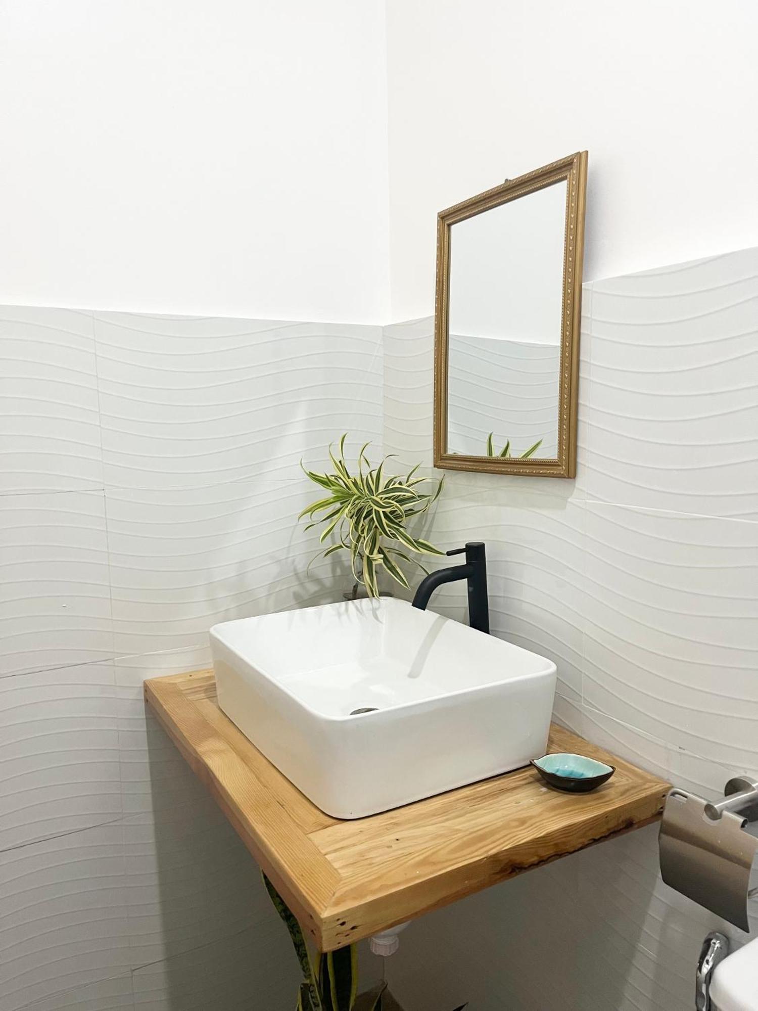 Sunnydale Apartelle -Room Accommodation Near Calatagan Beach Resorts Батангас Экстерьер фото